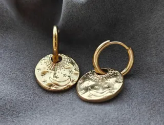 Pendientes aro con colgante circular grabado