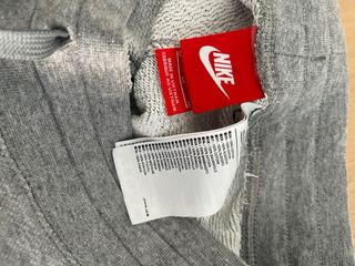 Sudadera Nike Gris con Logo