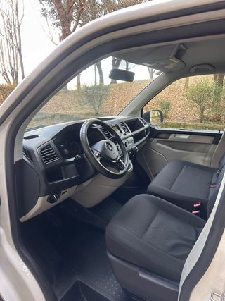 Volkswagen Caravelle 2016