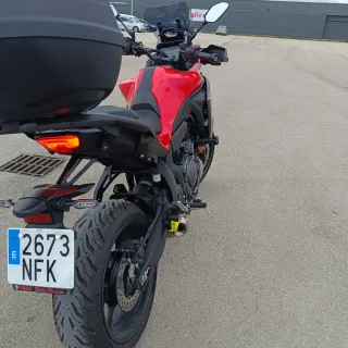 Yamaha Tracer 700 Roja y Negra