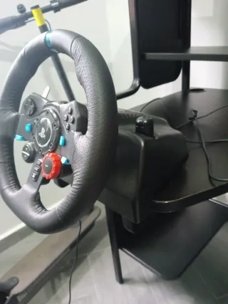 Volante PS4/PS5 con pedali e leva cambio