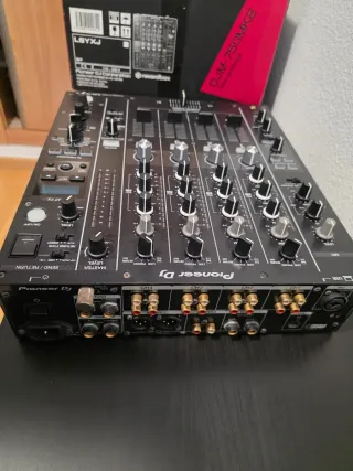 Pioneer DJ DJM-750 MK2 Mesa Mezclas
