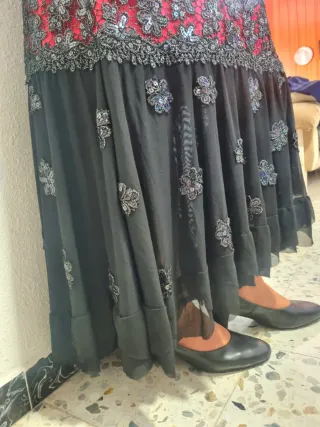 Vestido largo lentejuelas negro y rojo