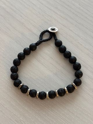 Colgante Flecha, Cordón Negro y Pulsera