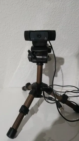 Logitech Webcam C920 + Mini Trípode