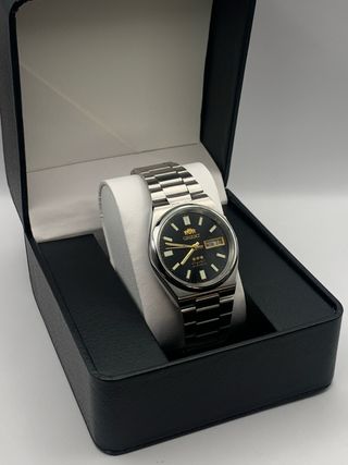 Relógio Vintage Orient Preto e Prata