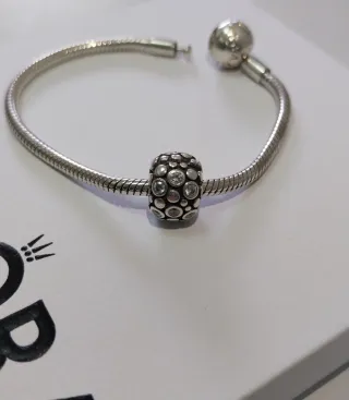 Charm Pandora.