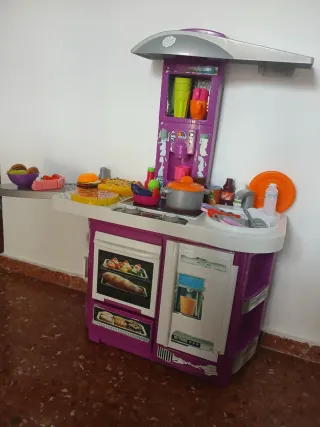 Cocina de juguete morada