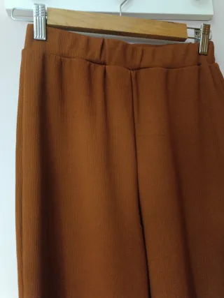 Pantalón ancho marrón