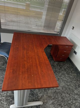 2 Mesas de oficina angular madera y metal