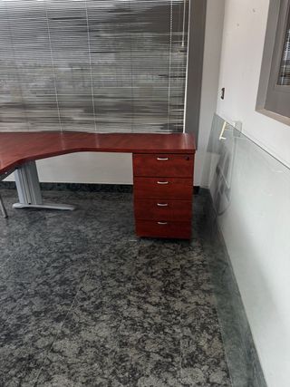 2 Mesas de oficina angular madera y metal