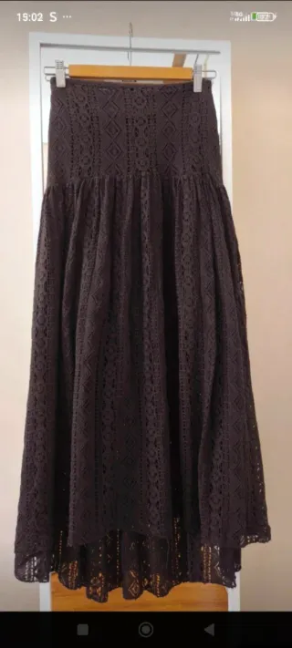 Falda larga de encaje marrón