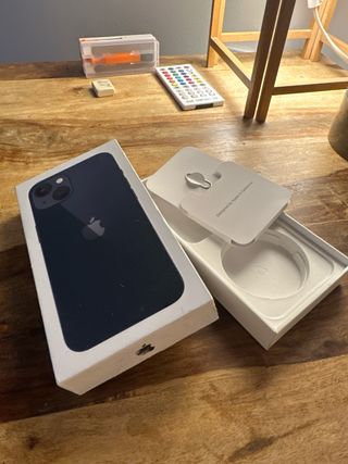 Caja iPhone 13 Midnight