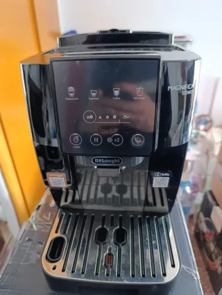 Cafetera DeLonghi Magnífica Start