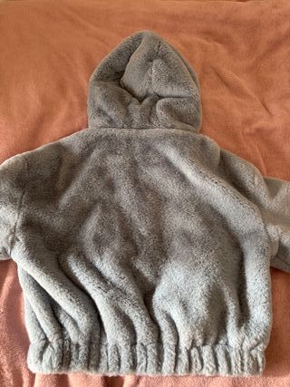 Chaqueta de pelo cropped