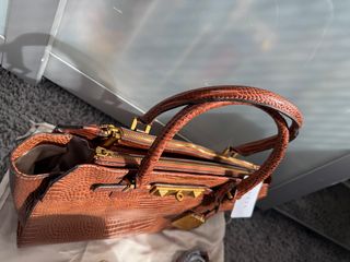 Bolso Piel Guess Marrón y Dorado