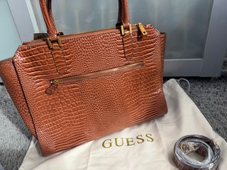 Bolso Piel Guess Marrón y Dorado
