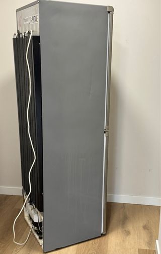 Nevera Indesit plateada