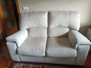 Sofá de 2 plazas beige