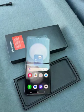 Samsung Galaxy Z Flip5