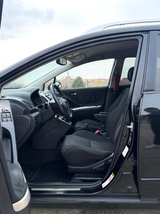 Toyota corolla verso 2.2D-4D Dcat sport