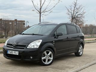 Toyota corolla verso 2.2D-4D Dcat sport