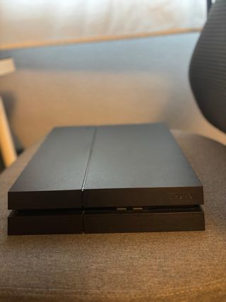 PS4 Nera + Controller + 5 Giochi