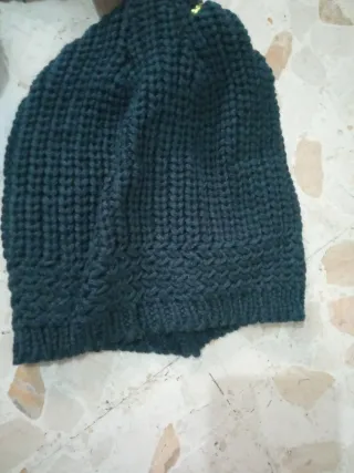 Conjunto gorro, bufanda y guantes punto
