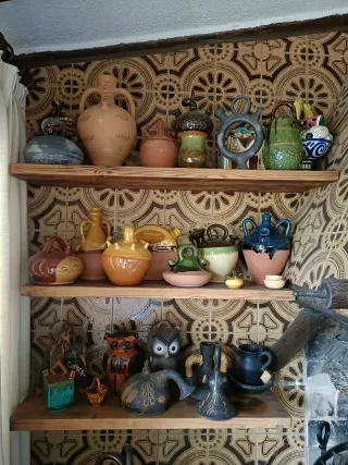 Colección de botijos de cerámica