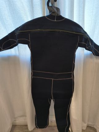 Muta semistagna nera