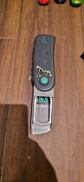 59 coches Hot Wheels, camión, lanzador y pistas.