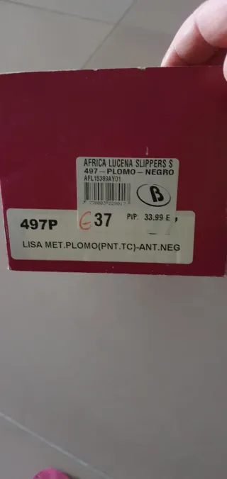 Zapatos tacón bajo negros y plateados