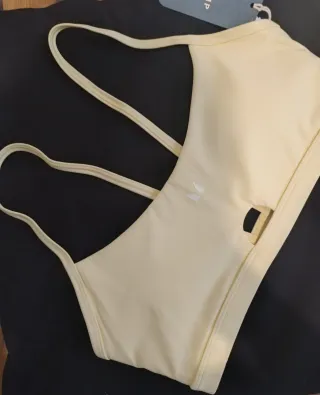 Top deportivo amarillo talla M