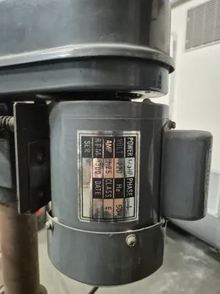 Taladro de pie 160cm.