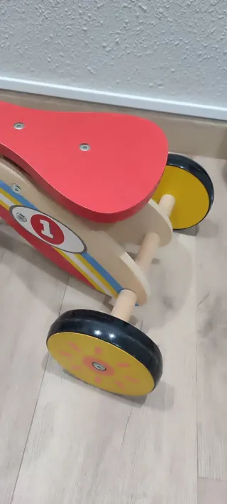 Triciclo de madera para niños