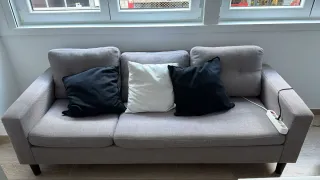 Sofá de tela gris urge vender, está casi nuevo