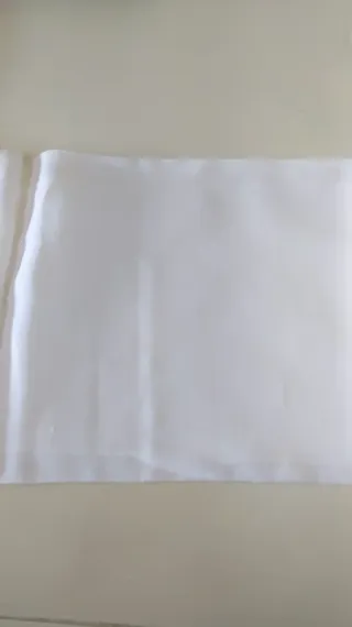 Set asciugamani in lino ricamati