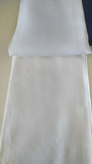 Set asciugamani in lino ricamati