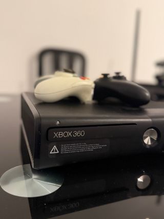 Xbox 360 Consola Negra + 2 Controles