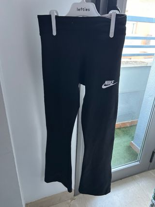 Conjunto Nike niña S sin estrenar