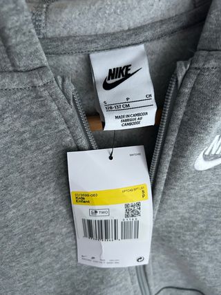 Conjunto Nike niña S sin estrenar