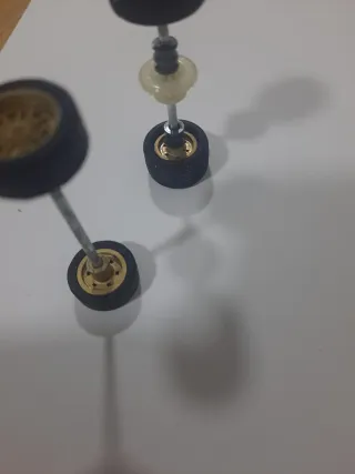 Ejes y neumáticos Scalextric BMW M1 20 Aniversario