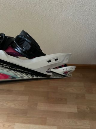 Tabla y botas snowboard mujer.