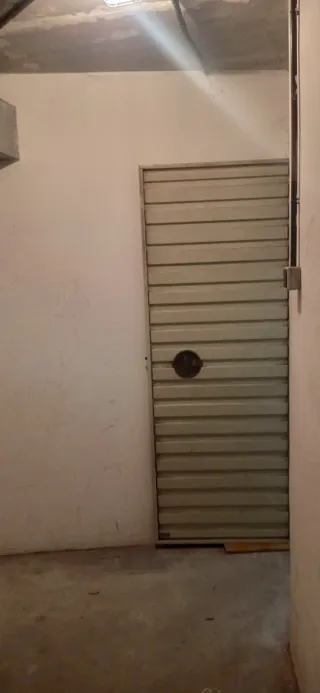 trastero en la zona de los garajes del edificio.