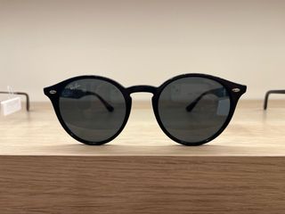 Gafas de sol Ray-Ban 2180 negras
