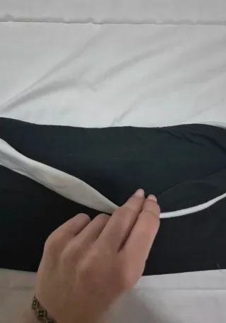 Top bandeau negro y blanco mujer