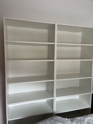 Estantería blanca de madera