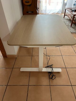 Escritorio eléctrico madera y metal