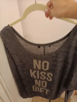 Maglietta donna NO KISS NO GIFT