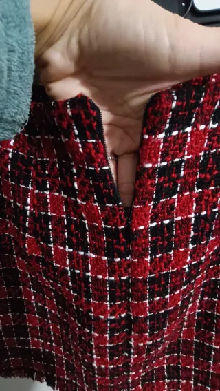 Minifalda Stradivarius cuadros rojo y negro